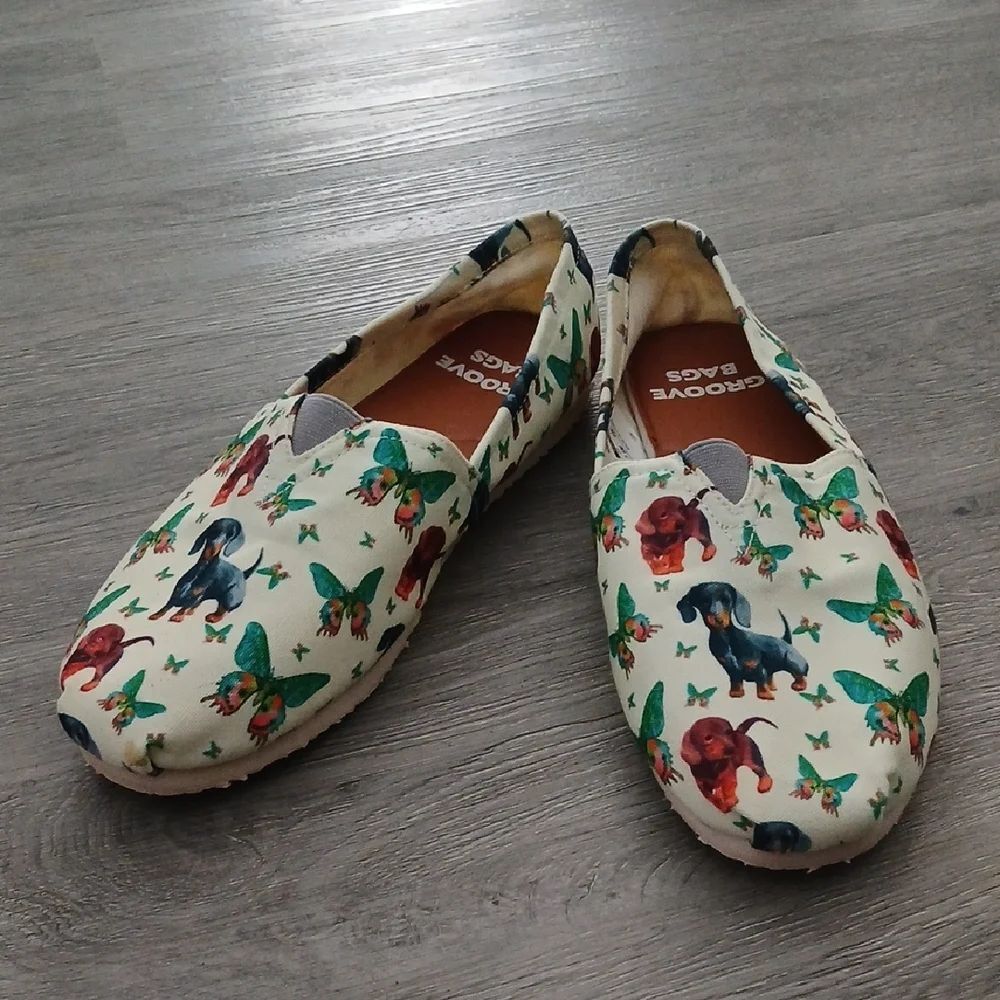 Groove Bags puppies butterflies canvas slip on shoes Sz 7.5 NWOT